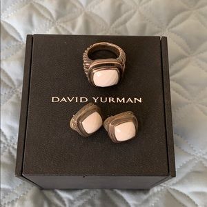 Gorgeous David Yurman 14mm white agate ring size 7 (ring only)